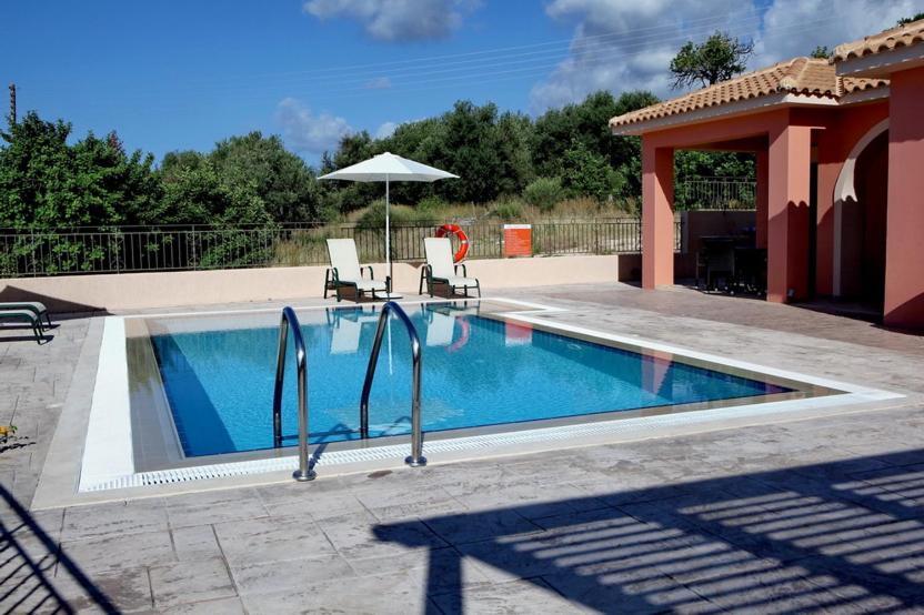 Provenzo And Meliti Villas ลูร์ดฮาตา ภายนอก รูปภาพ
